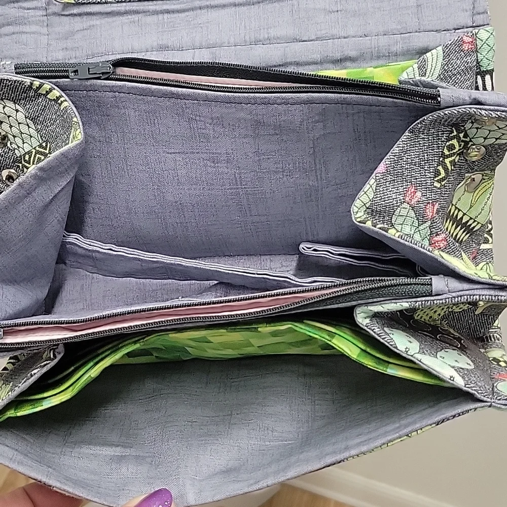 KJM Designs Crossbody Purse With Cactus Print One Outside Pocket w/Zipper - Picture 7 of 13